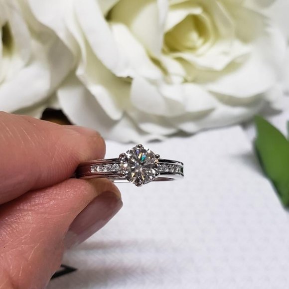 1 Carat Moissanite Ring with 925 Sterling Silver Band- RESIZABLE RING - Picture 1 of 5